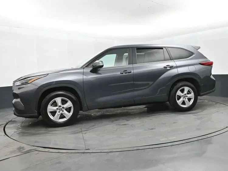 2023 Toyota Highlander - Image 5 of 12