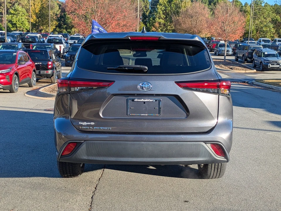 2023 Toyota Highlander - Image 5 of 12
