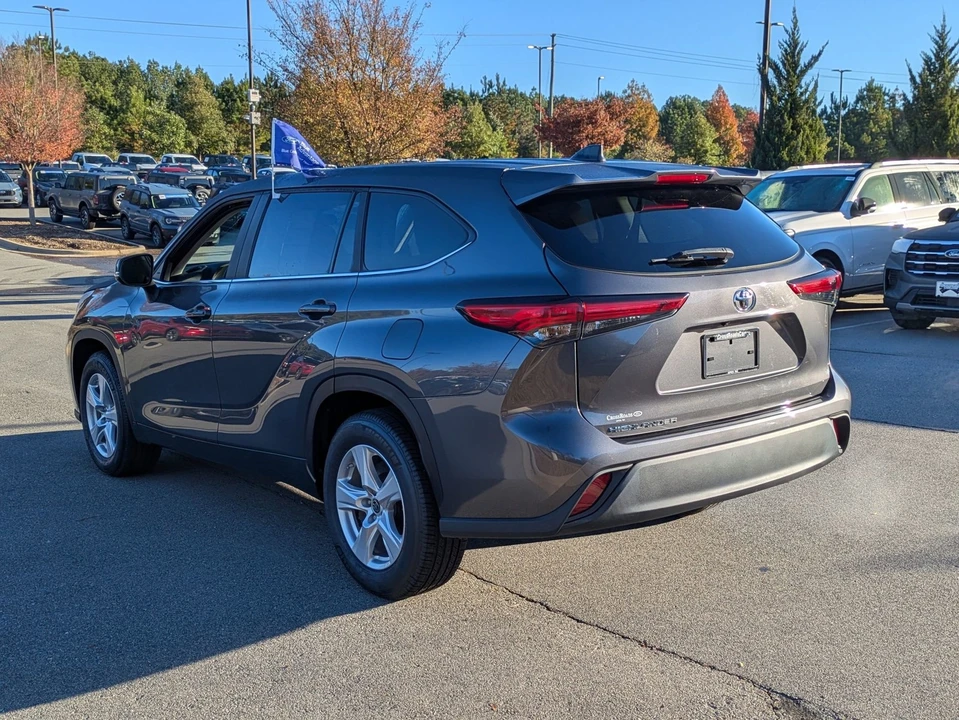 2023 Toyota Highlander - Image 6 of 12
