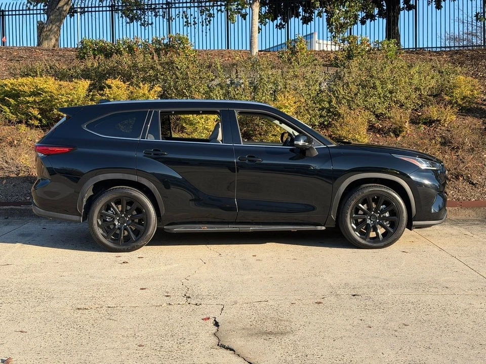 2023 Toyota Highlander - Image 3 of 21