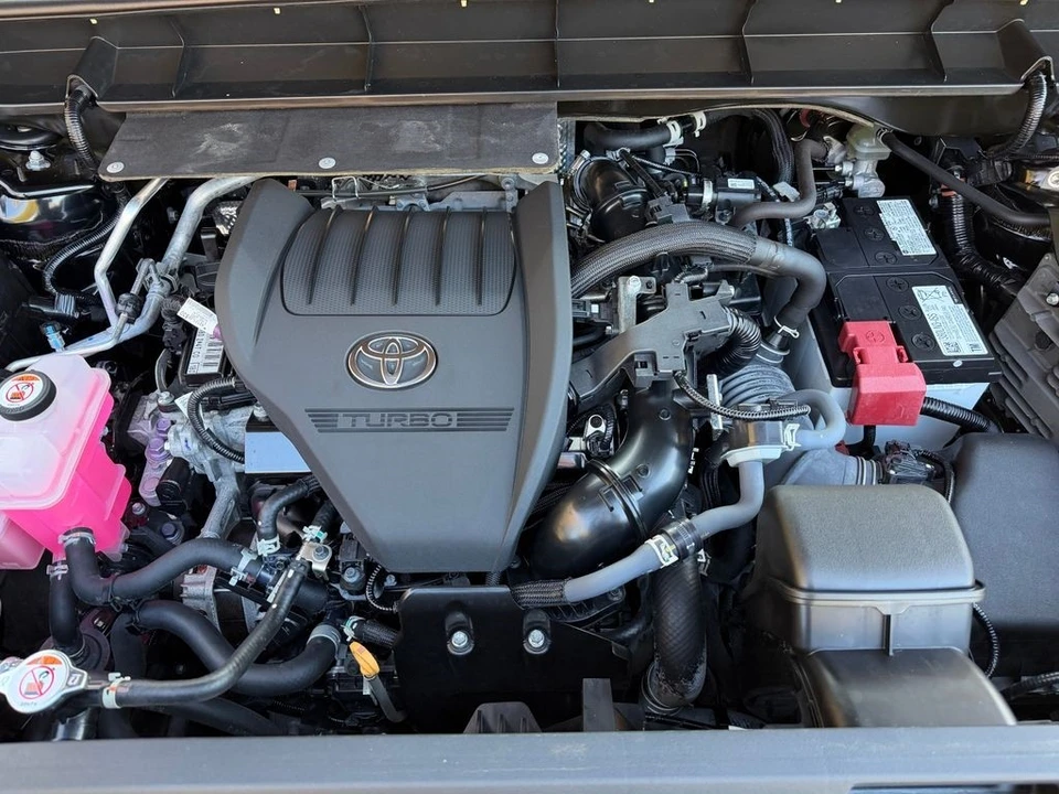 2023 Toyota Highlander - Image 12 of 21