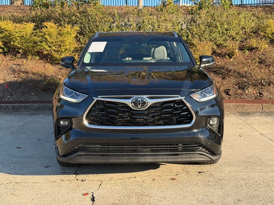 2023 Toyota Highlander - Image 11 of 21