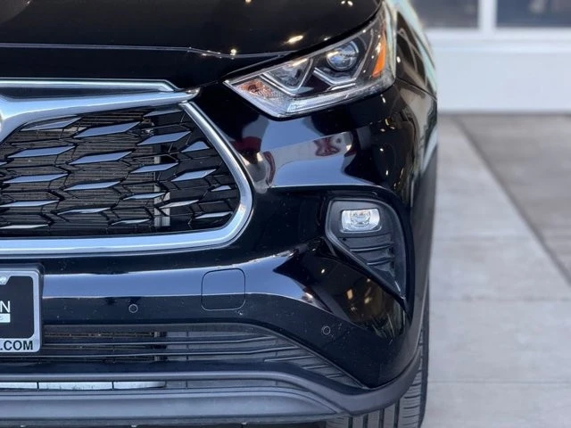 2023 Toyota Highlander - Image 5 of 12