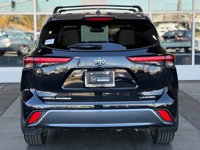 2023 Toyota Highlander - Image 11 of 12
