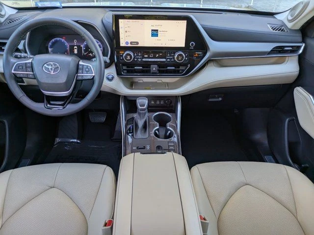 2023 Toyota Highlander - Image 11 of 21