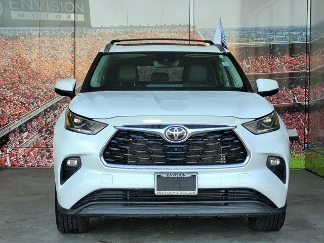 2023 Toyota Highlander - Image 3 of 12