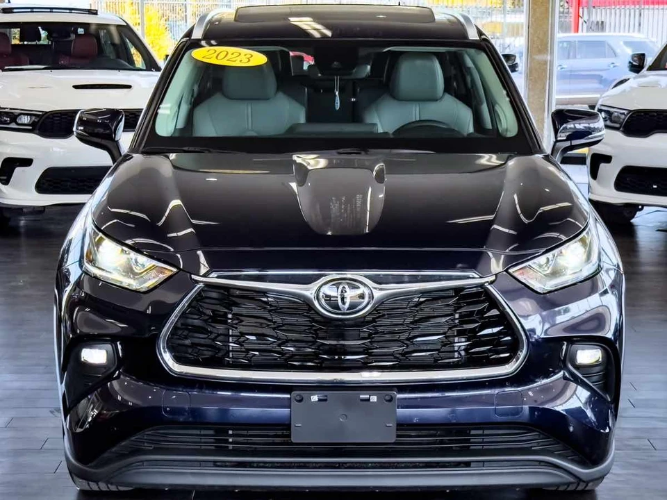 2023 Toyota Highlander - Image 3 of 21