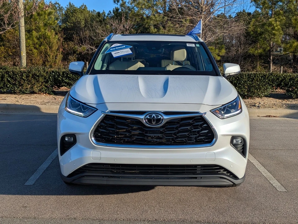 2023 Toyota Highlander - Image 9 of 21