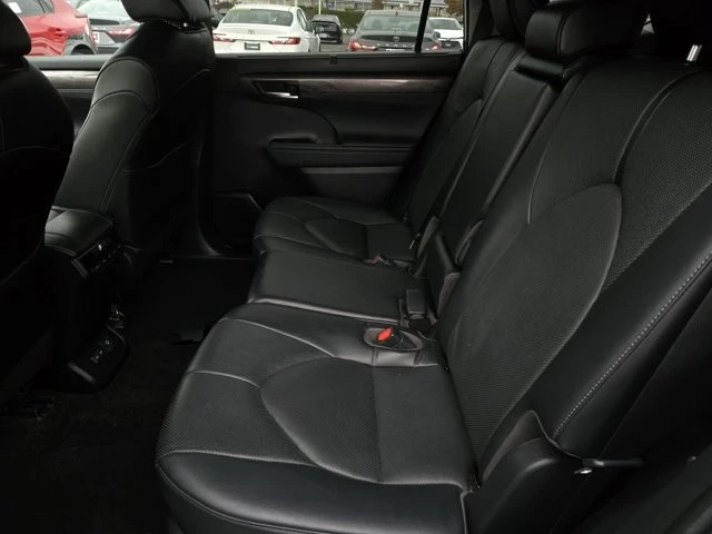 2023 Toyota Highlander - Image 11 of 12