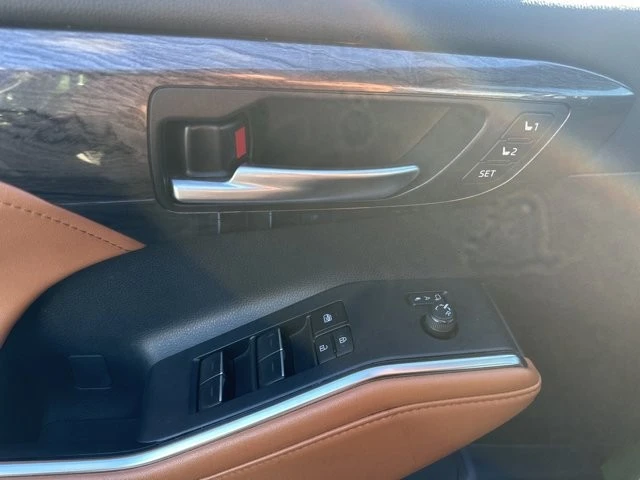 2023 Toyota Highlander - Image 5 of 12