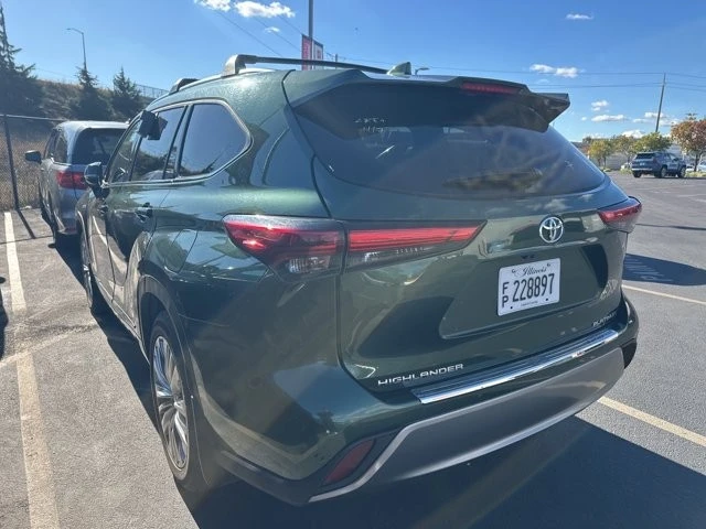 2023 Toyota Highlander - Image 3 of 12