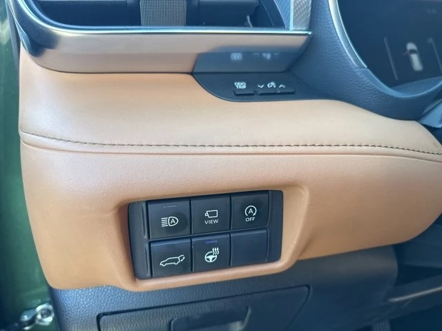 2023 Toyota Highlander - Image 8 of 12