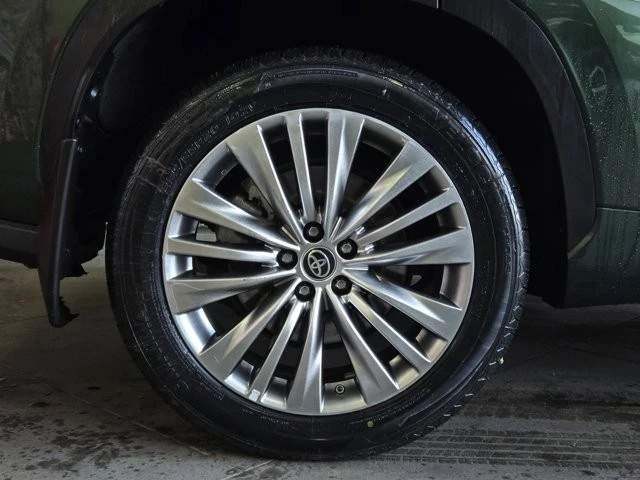 2023 Toyota Highlander - Image 5 of 12