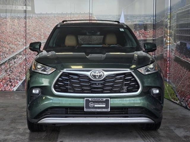 2023 Toyota Highlander - Image 3 of 12