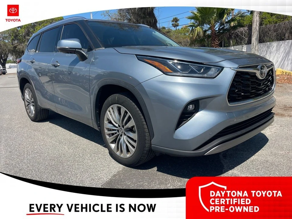 2023 Toyota Highlander - Image 6 of 10