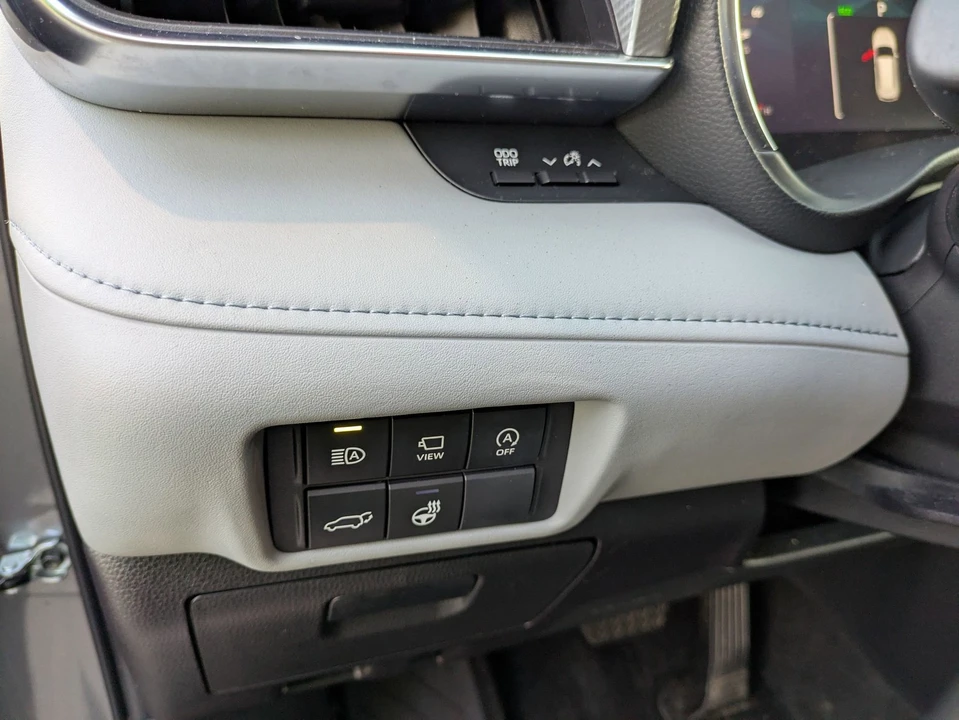2023 Toyota Highlander - Image 17 of 21