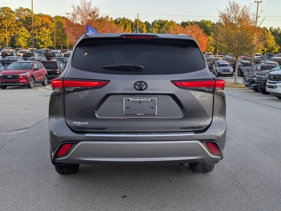 2023 Toyota Highlander - Image 5 of 21