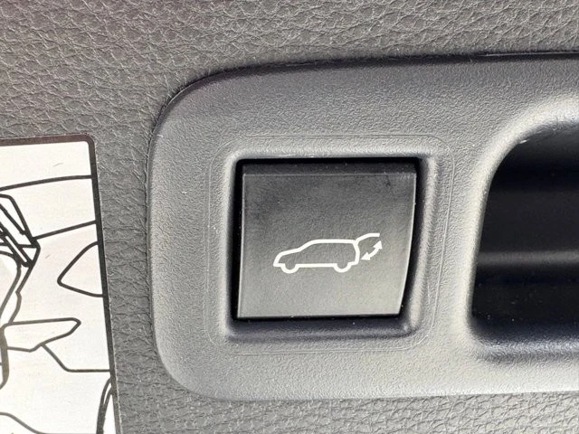 2023 Toyota Highlander - Image 14 of 21