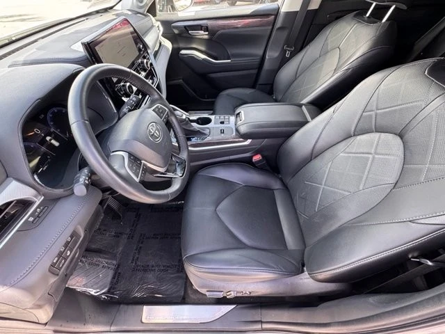 2023 Toyota Highlander - Image 18 of 21