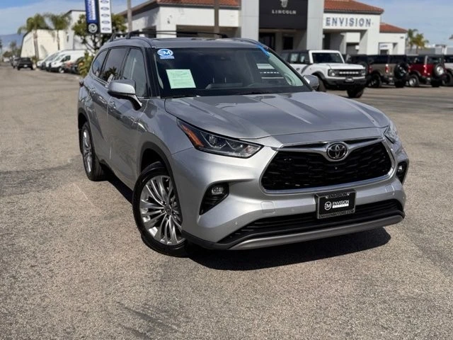 2023 Toyota Highlander - Image 2 of 21