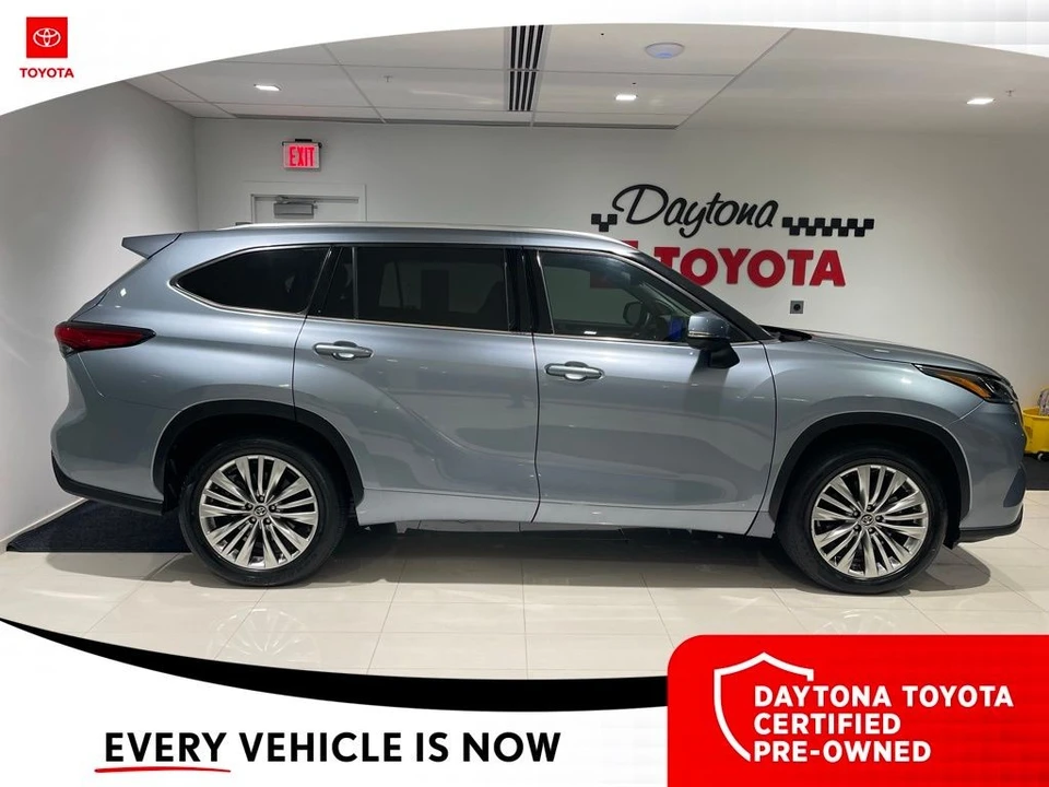2023 Toyota Highlander - Image 5 of 12