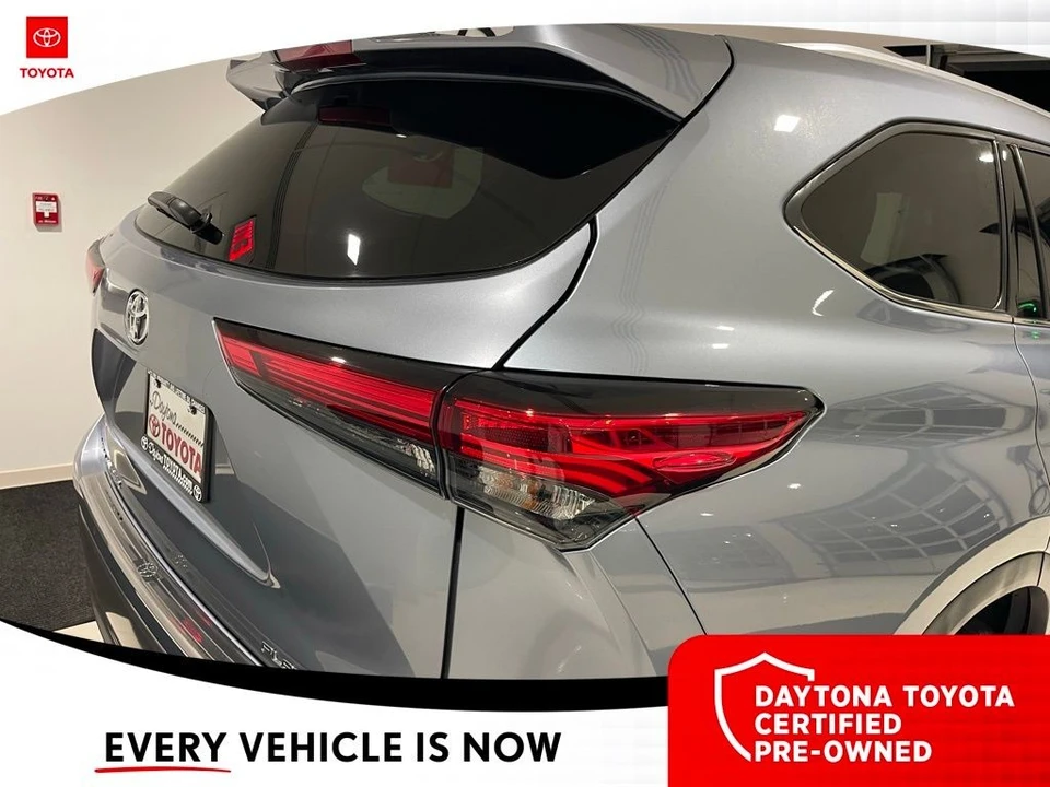 2023 Toyota Highlander - Image 10 of 12