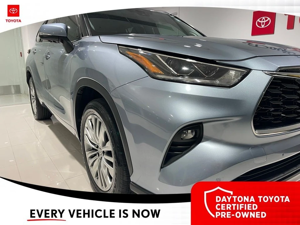 2023 Toyota Highlander - Image 2 of 12