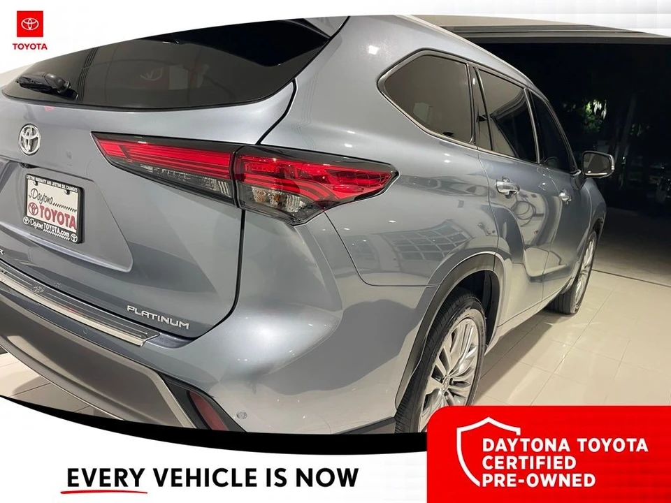 2023 Toyota Highlander - Image 9 of 12