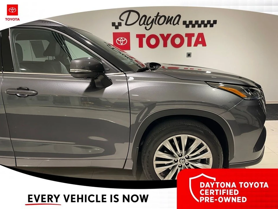 2023 Toyota Highlander - Image 10 of 10