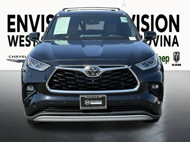 2023 Toyota Highlander - Image 3 of 12