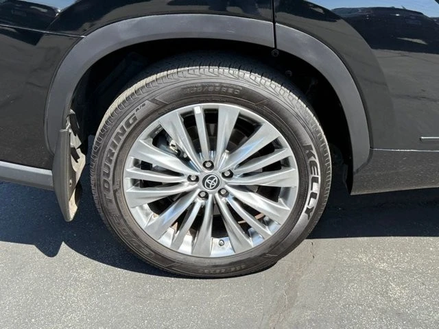 2023 Toyota Highlander - Image 10 of 12