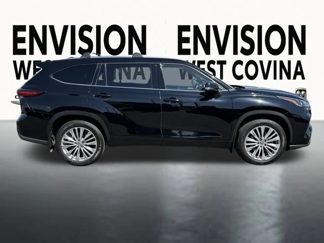 2023 Toyota Highlander - Image 9 of 12