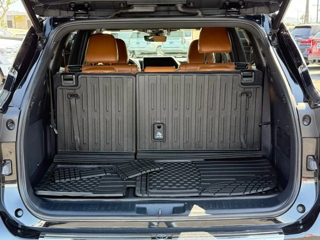 2023 Toyota Highlander - Image 11 of 12