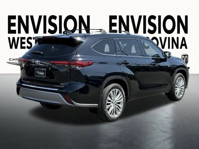 2023 Toyota Highlander - Image 8 of 12