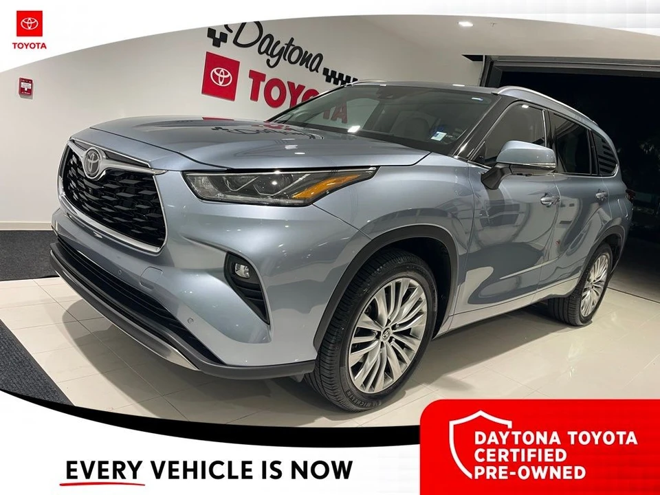 2023 Toyota Highlander - Image 9 of 12