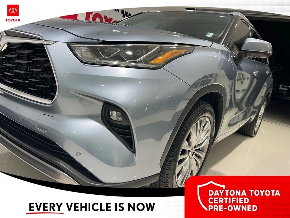2023 Toyota Highlander - Image 10 of 12