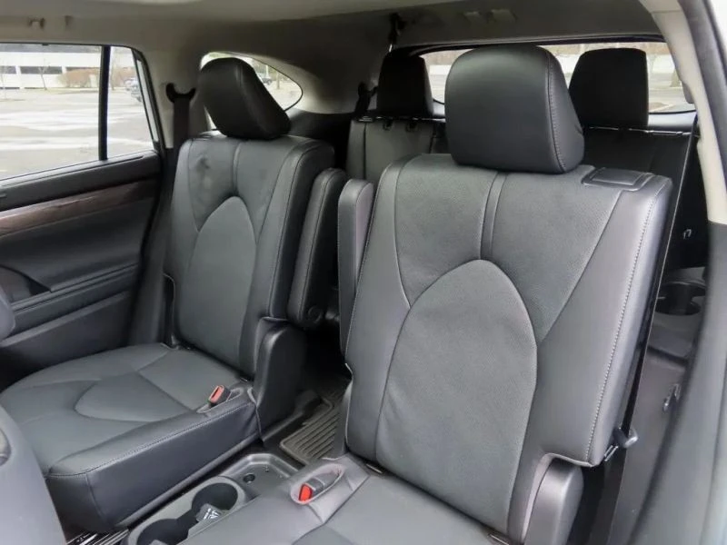 2023 Toyota Highlander - Image 11 of 12