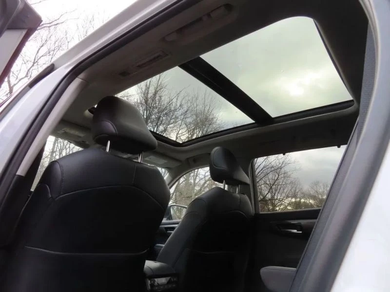 2023 Toyota Highlander - Image 10 of 12