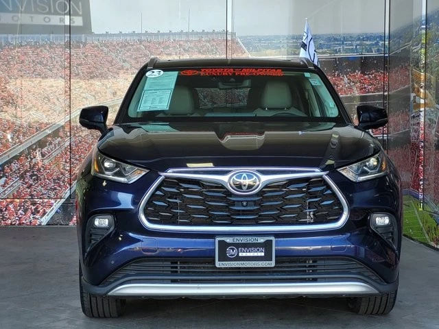 2023 Toyota Highlander - Image 3 of 12