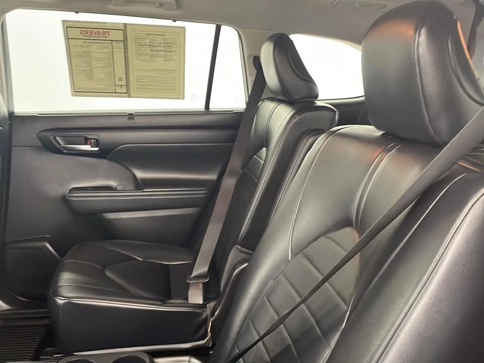 2023 Toyota Highlander - Image 10 of 16