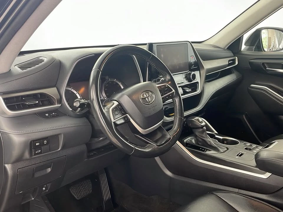 2023 Toyota Highlander - Image 6 of 16
