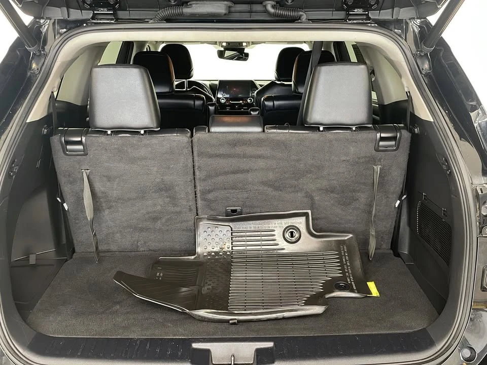 2023 Toyota Highlander - Image 12 of 16