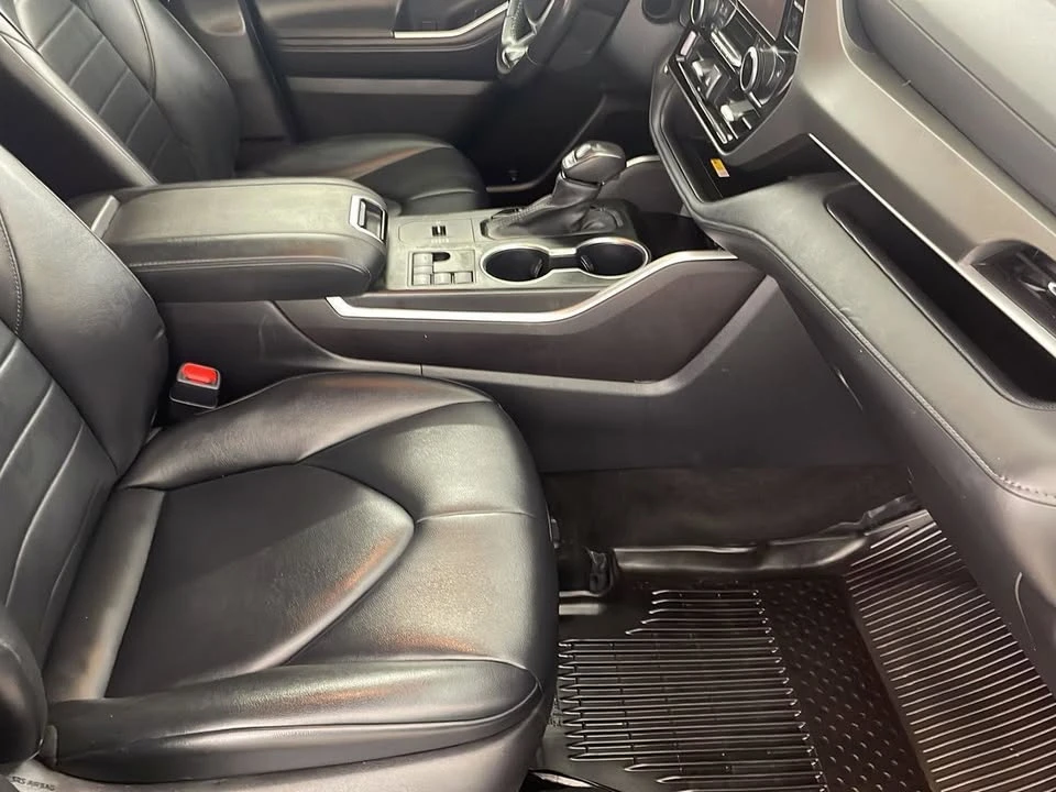 2023 Toyota Highlander - Image 14 of 16