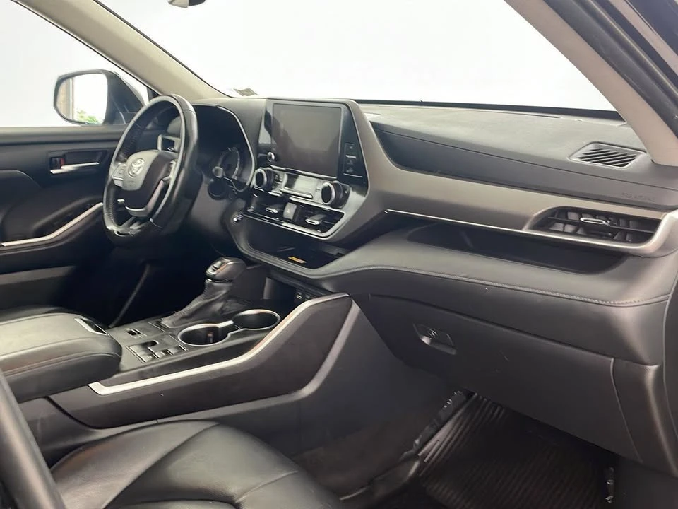 2023 Toyota Highlander - Image 13 of 16