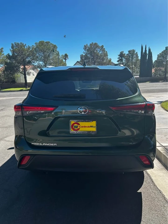 2023 Toyota Highlander - Image 3 of 5