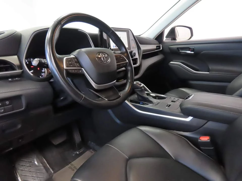 2023 Toyota Highlander - Image 7 of 13