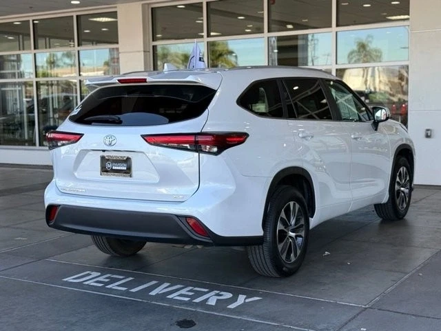 2023 Toyota Highlander - Image 12 of 12
