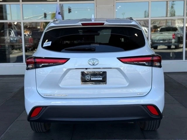2023 Toyota Highlander - Image 11 of 12