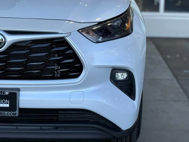2023 Toyota Highlander - Image 6 of 12