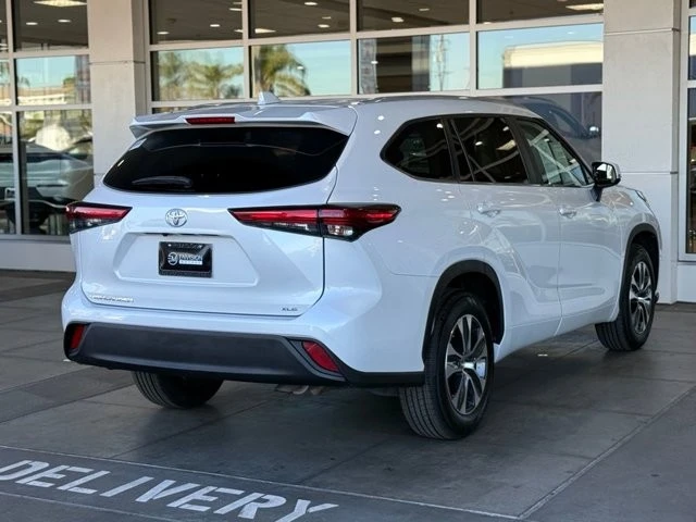 2023 Toyota Highlander - Image 12 of 12